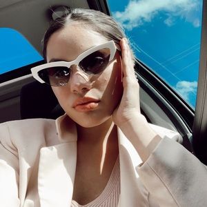 Meet your Posher, Daniela